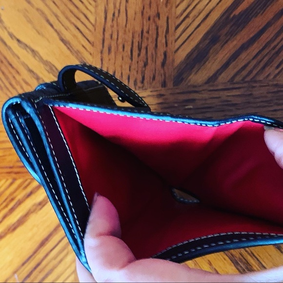 Sold‼️Dooney and Bourke Wallet - Picture 7 of 9